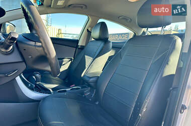 Седан Hyundai Elantra 2015 в 