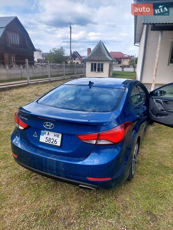 Седан Hyundai Elantra 2014 в Косові