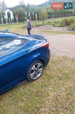Седан Hyundai Elantra 2014 в 