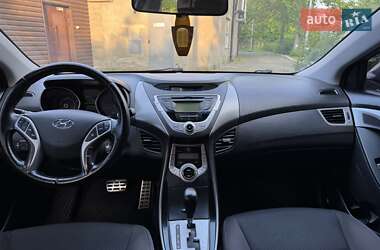 Седан Hyundai Elantra 2012 в 
