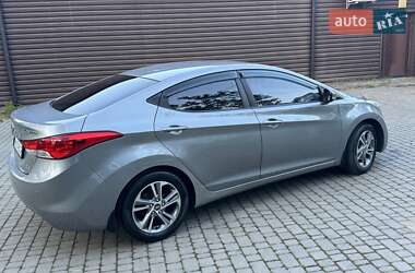 Седан Hyundai Elantra 2012 в 