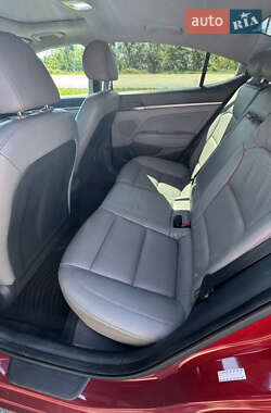 Седан Hyundai Elantra 2016 в 