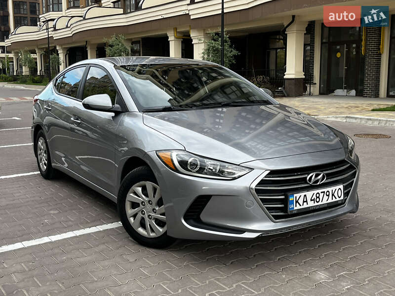 Седан Hyundai Elantra 2016 в Києві