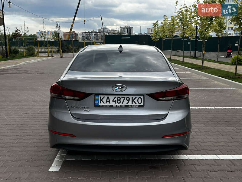Седан Hyundai Elantra 2016 в Києві