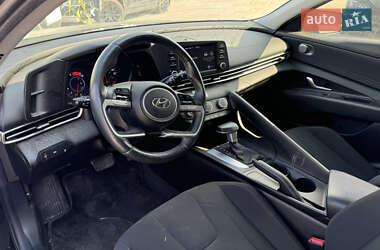 Седан Hyundai Elantra 2022 в 
