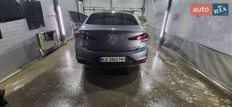 Hyundai Elantra 2018