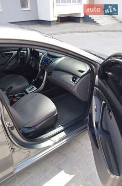 Седан Hyundai Elantra 2013 в 
