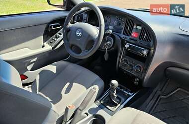 Седан Hyundai Elantra 2005 в 