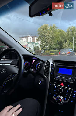 Хетчбек Hyundai Elantra 2013 в 