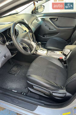 Седан Hyundai Elantra 2011 в 