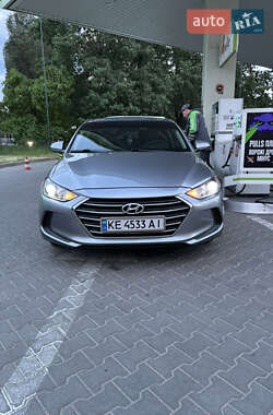 Седан Hyundai Elantra 2016 в Днепре