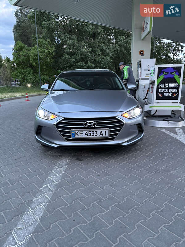 Hyundai Elantra 2016