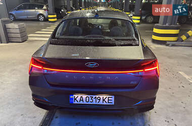 Седан Hyundai Elantra 2021 в 
