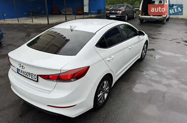 Седан Hyundai Elantra 2017 в 