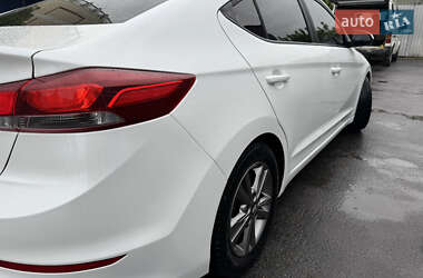 Седан Hyundai Elantra 2017 в 