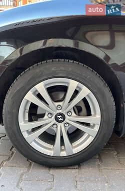 Седан Hyundai Elantra 2010 в 