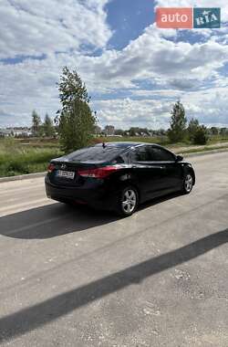 Седан Hyundai Elantra 2013 в 