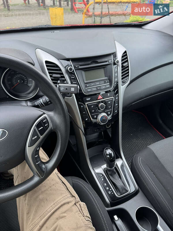 Хэтчбек Hyundai Elantra 2013 в Виннице