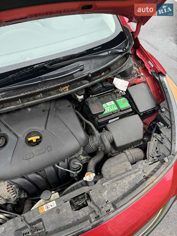 Хэтчбек Hyundai Elantra 2013 в Виннице