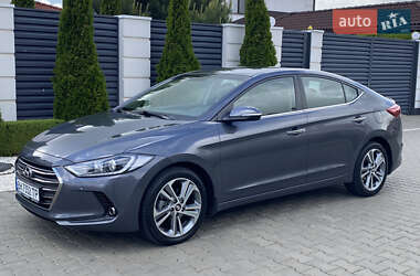 Седан Hyundai Elantra 2017 в Одессе