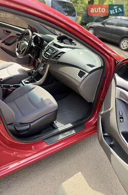 Седан Hyundai Elantra 2014 в 