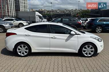 Седан Hyundai Elantra 2012 в 