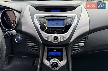 Седан Hyundai Elantra 2012 в 