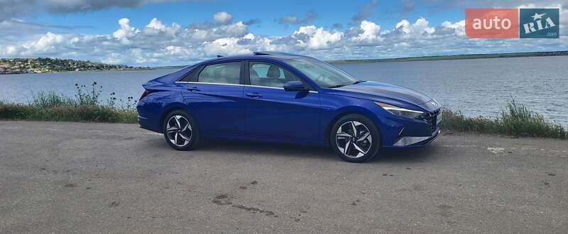 Hyundai Elantra 2022