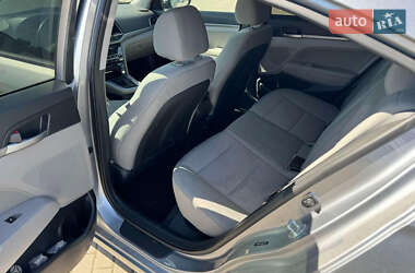 Седан Hyundai Elantra 2016 в 