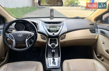 Седан Hyundai Elantra 2012 в 