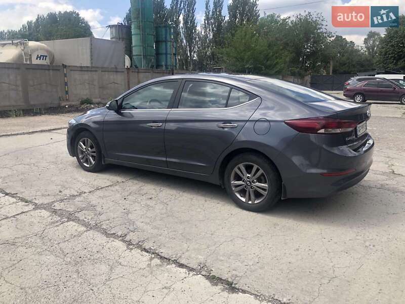 Седан Hyundai Elantra 2018 в Запорожье