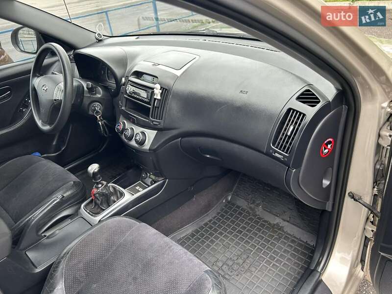 Седан Hyundai Elantra 2010 в Білій Церкві