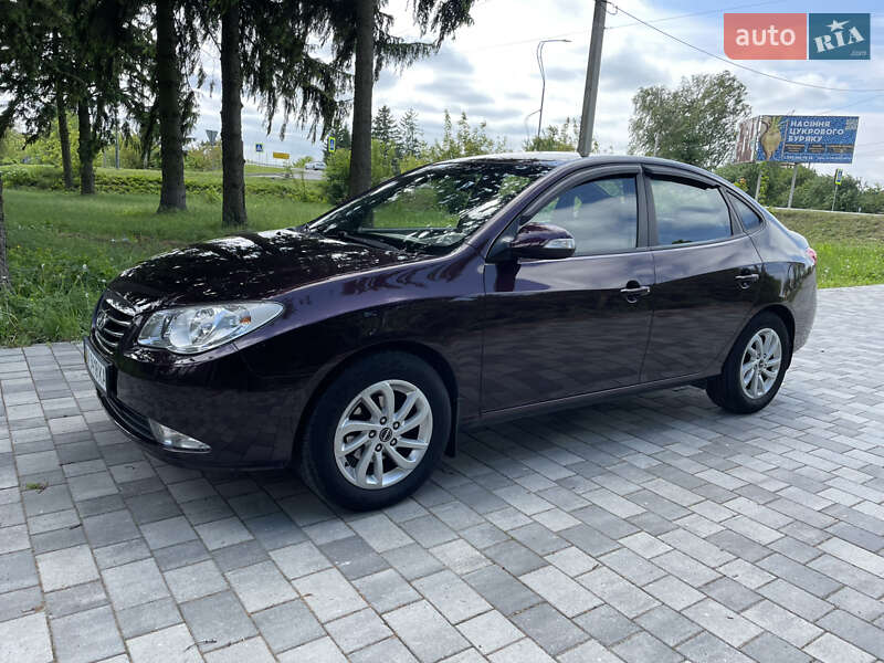 Седан Hyundai Elantra 2011 в 