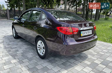 Седан Hyundai Elantra 2011 в 