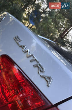 Седан Hyundai Elantra 2011 в 