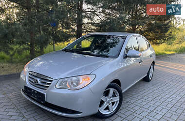 Седан Hyundai Elantra 2011 в 