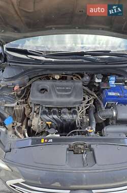 Седан Hyundai Elantra 2017 в 