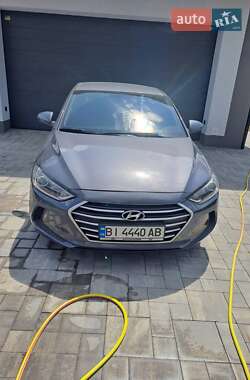 Седан Hyundai Elantra 2017 в 