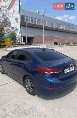 Седан Hyundai Elantra 2018 в Киеве