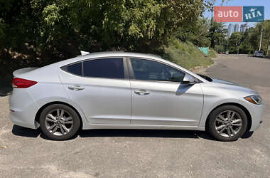 Седан Hyundai Elantra 2017 в 