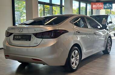 Седан Hyundai Elantra 2012 в 