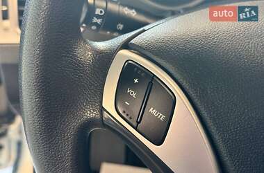 Седан Hyundai Elantra 2012 в 