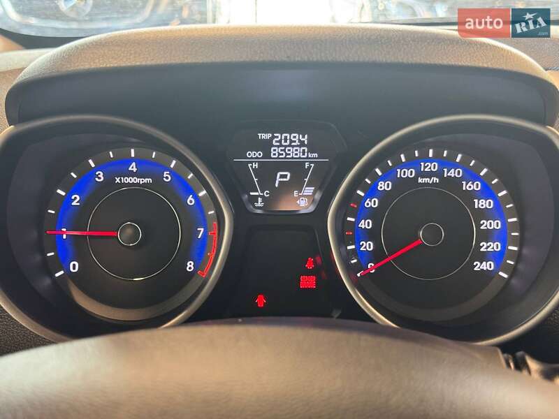 Седан Hyundai Elantra 2012 в Львове