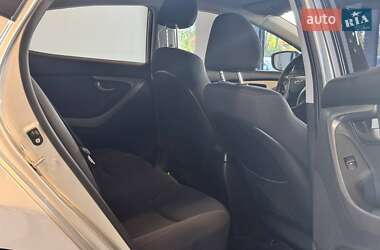 Седан Hyundai Elantra 2012 в 