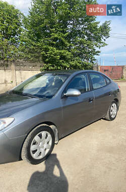 Седан Hyundai Elantra 2010 в 