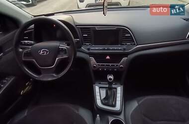 Седан Hyundai Elantra 2016 в 