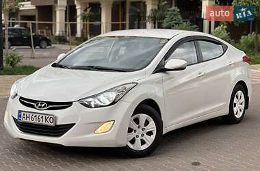 Седан Hyundai Elantra 2013 в Києві