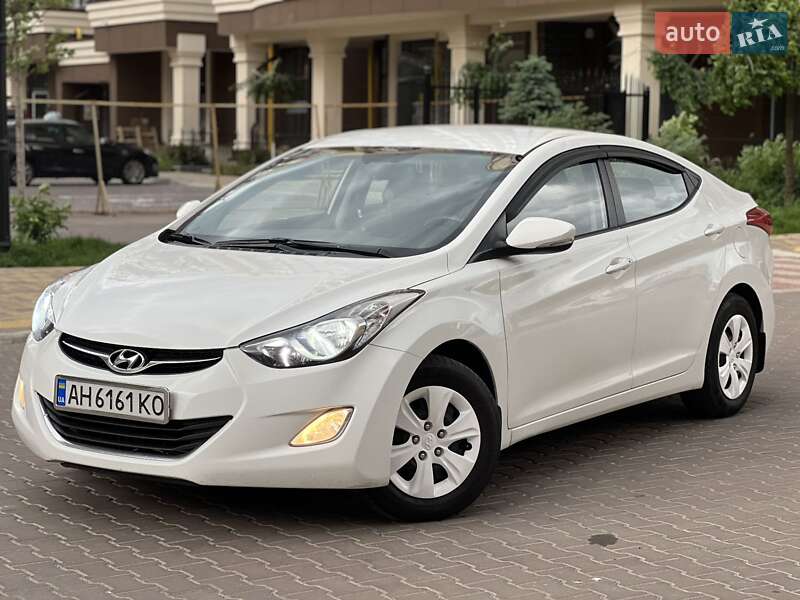 Hyundai Elantra 2013
