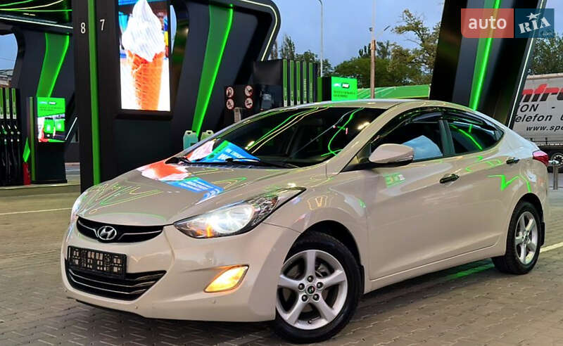 Hyundai Elantra 2012