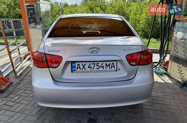 Седан Hyundai Elantra 2008 в 